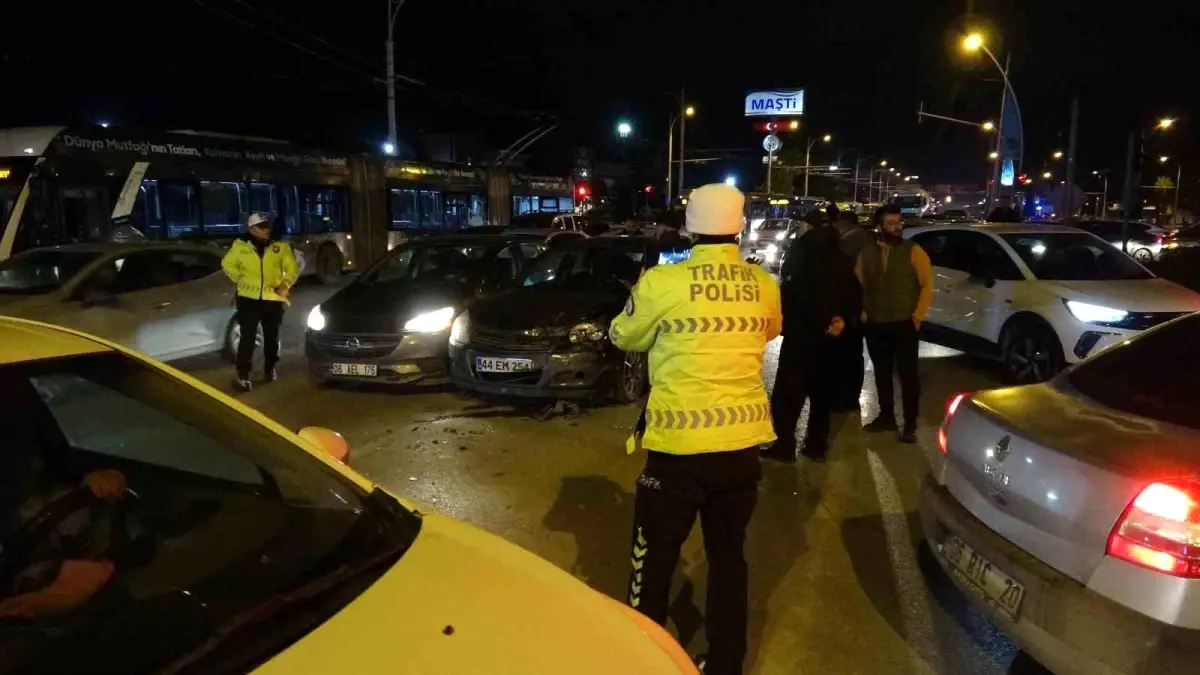 Malatya’da Trafik Kazası: 2 Yaralı