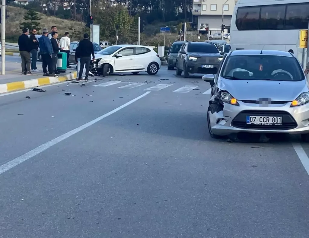Manavgat’ta Trafik Kazası: Bir Yaralı