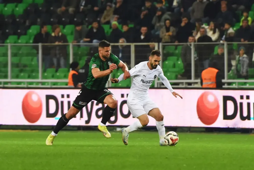 Manisa FK, Sakaryaspor’u Deplasmanda Yenerek Önemli Bir Galibiyet Aldı