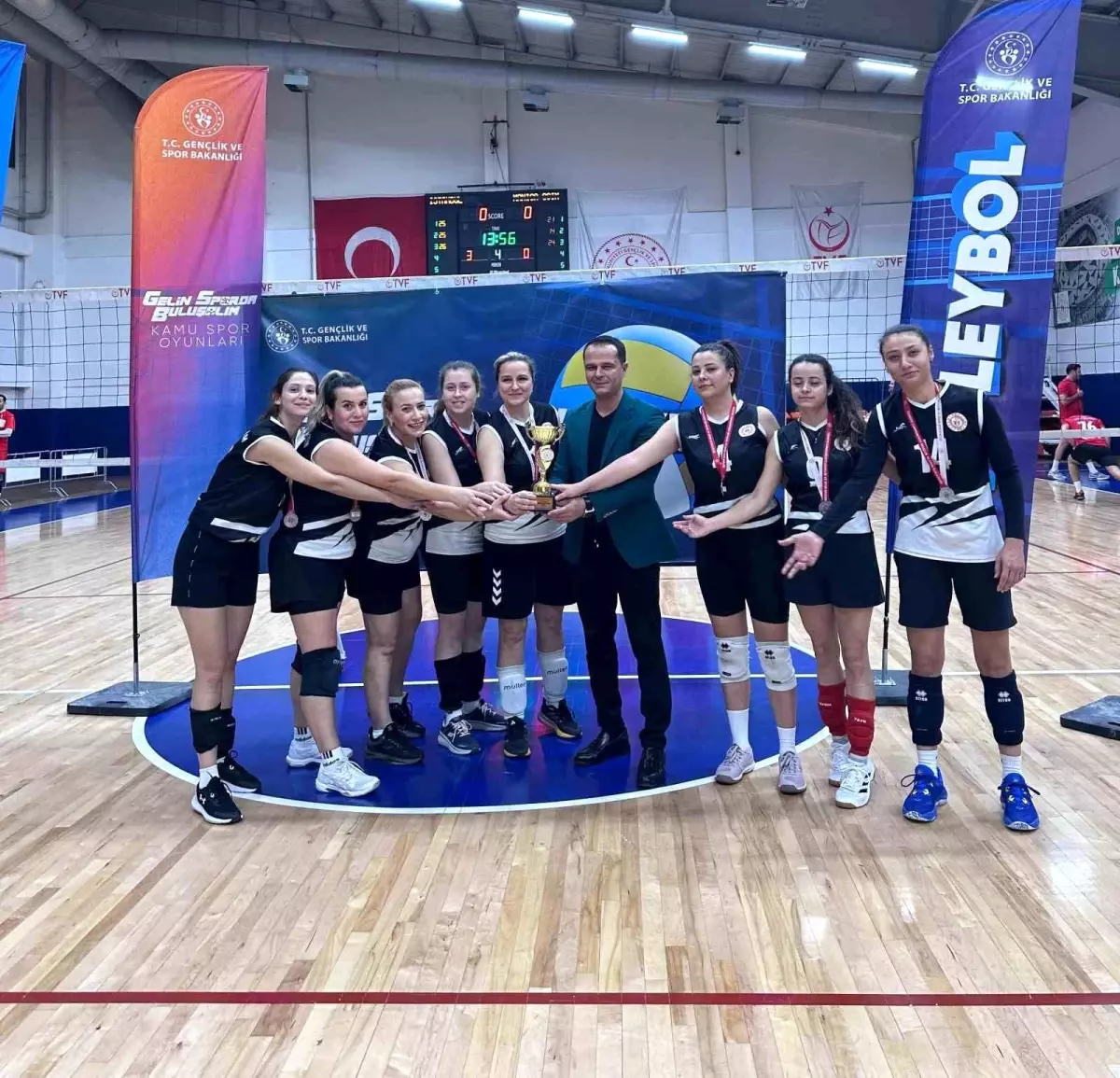 Manisa Kadın Voleybol Takımı Türkiye İkincisi