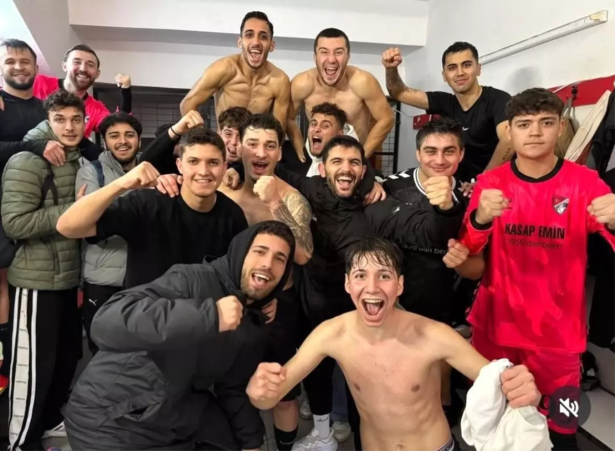 Karaköyspor Liderliğini Sürdürüyor