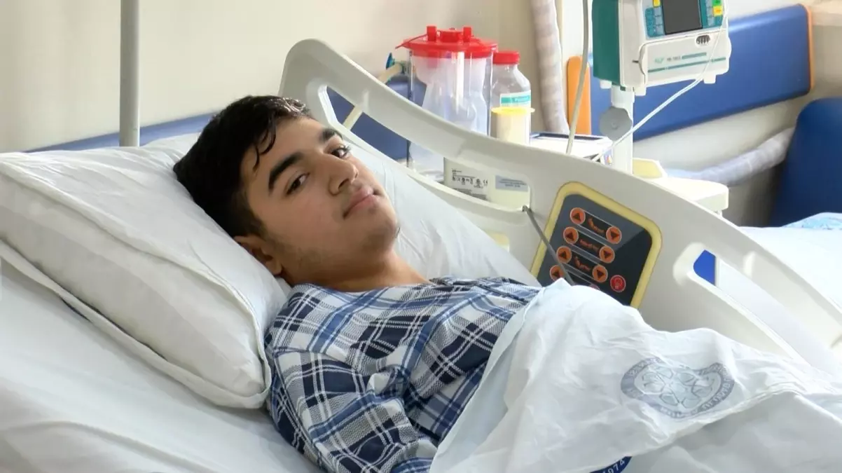 Zehirli Mantar Hayatını Kovaladı: 16 Yaşındaki Genç Karaciğer Nakliyle Hayata Tutundu