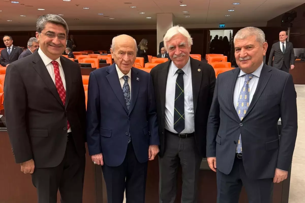 Meclis’te dikkat çeken! Fotoğrafa düşen not gündemde