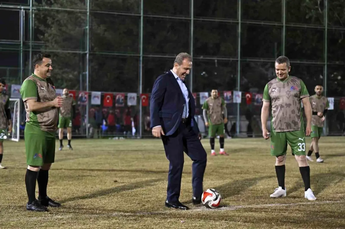 Mersin Büyükşehir Belediyesinin Birimler Arası Futbol Turnuvasına Coşkulu Başlangıç