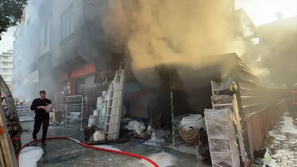 Mersin’de Yangın Paniği