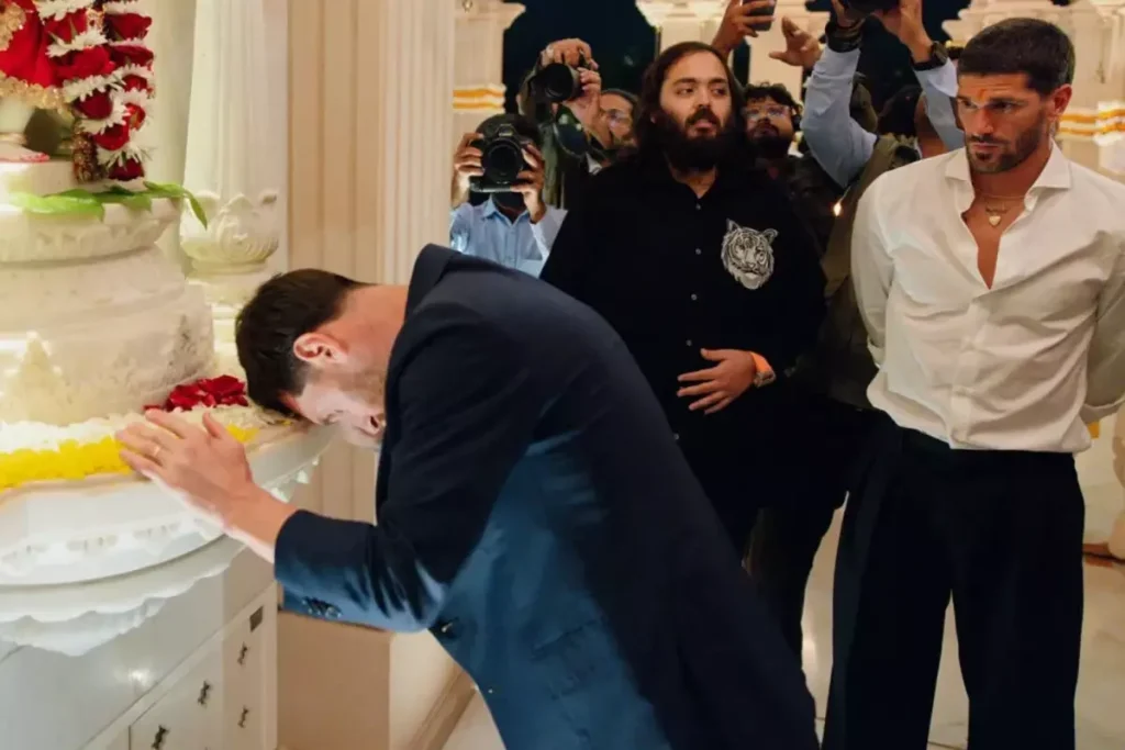 Messi, Hindu Tanrısı Hanuman’ı Ziyaret Etti ve 21 Metrelik Heykelini Açtı