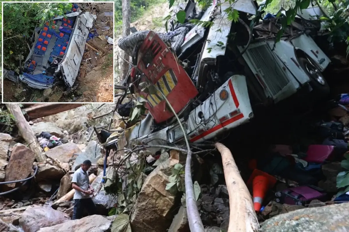 Mezuniyet dönüşü katliam gibi kaza! 17 kişi hayatını kaybetti