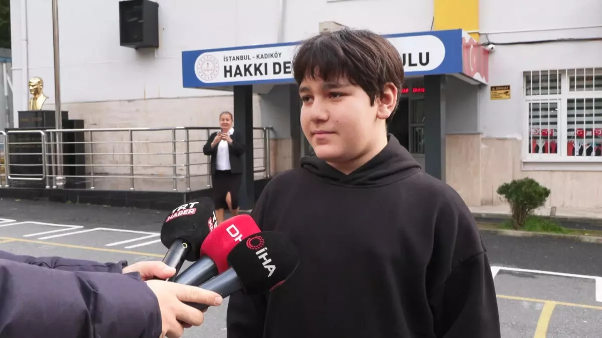 Bakan Tekin, Öğrencilerin Yanında: Kadıköy Ortaokulunda Gerçekleşen Anlamlı Ziyaret