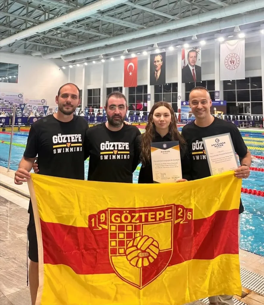 Derin Akar, Türkiye Yüzme Rekorunu Kırdı