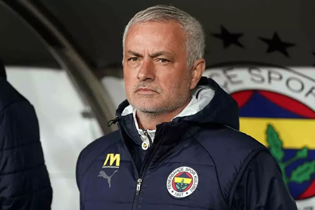 Mourinho Fenerbahçe’den eski futbolcusunu Benfica’ya istiyor