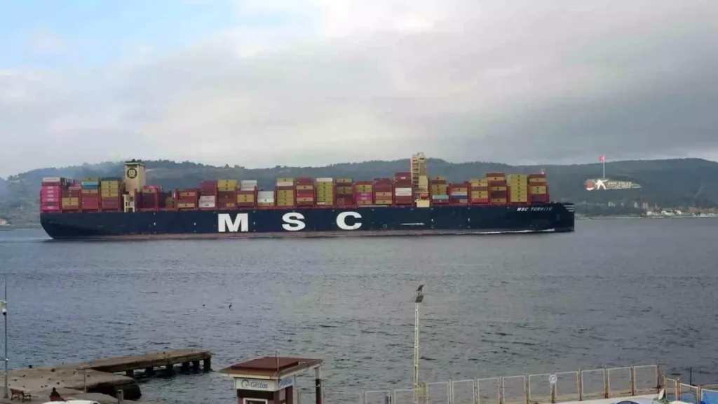 Dev MSC Türkiye Gemisi Çanakkale Boğazı’ndan Tarihi Geçişini Gerçekleştirdi