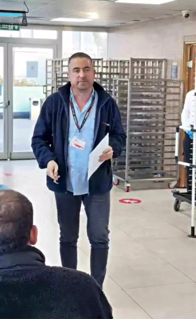 Yazaki Fabrikası’nda Ücret Protestosu: Çatal‑Kaşık Eylemiyle Zam Talebi