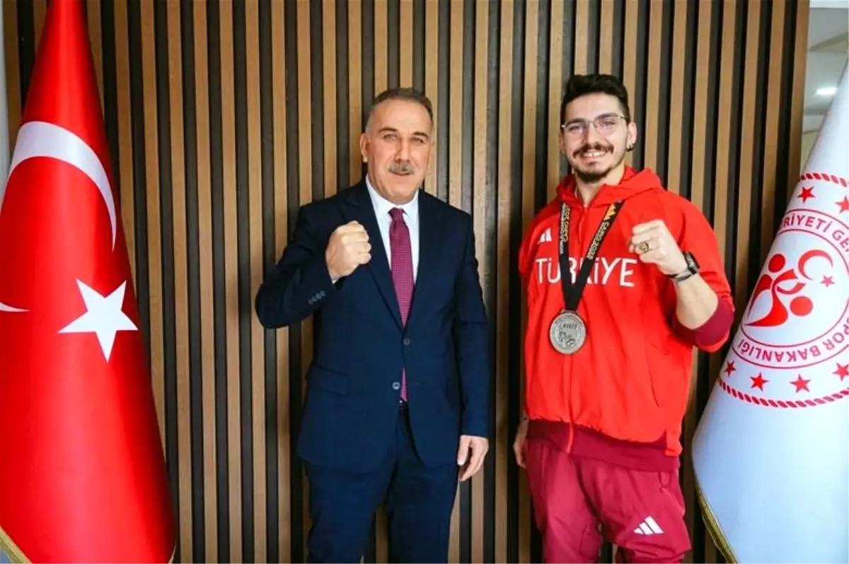 Berkay Uslu’ya Tepkiler: Dünya Para‑Karate Şampiyonası’nda Gümüş Madalya ve Aydın İl Müdürü Yığmatepe ile Özel Görüşme