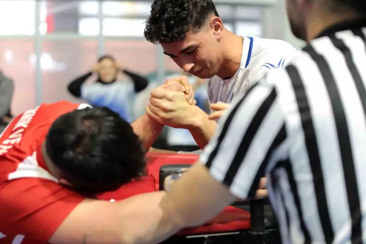 Muğla’da Bilek Güreşi Heyecanı