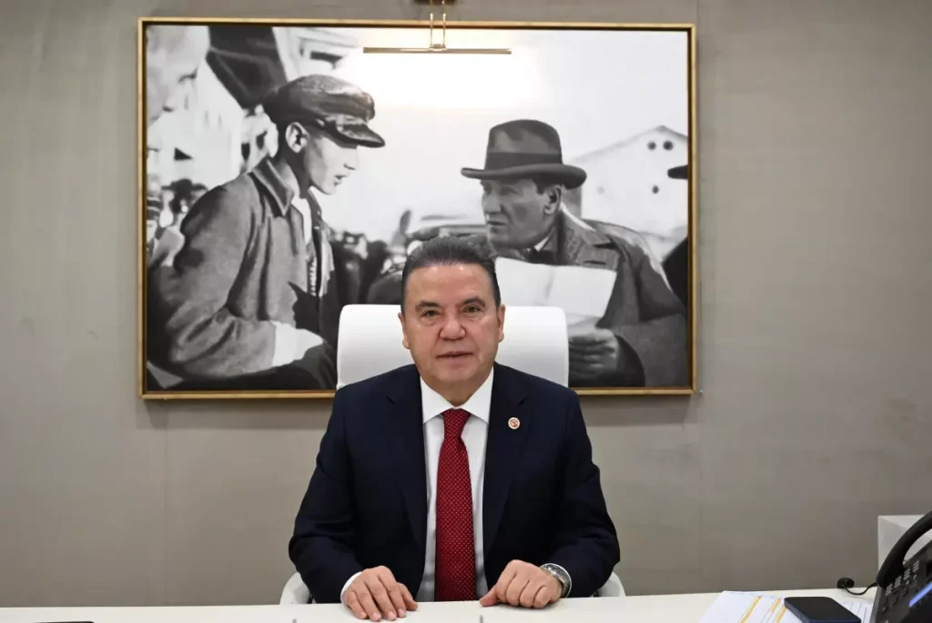 Böcek’in Yolsuzluk Savunması: “Yüzleşerek Gerekeni Yapacağım”