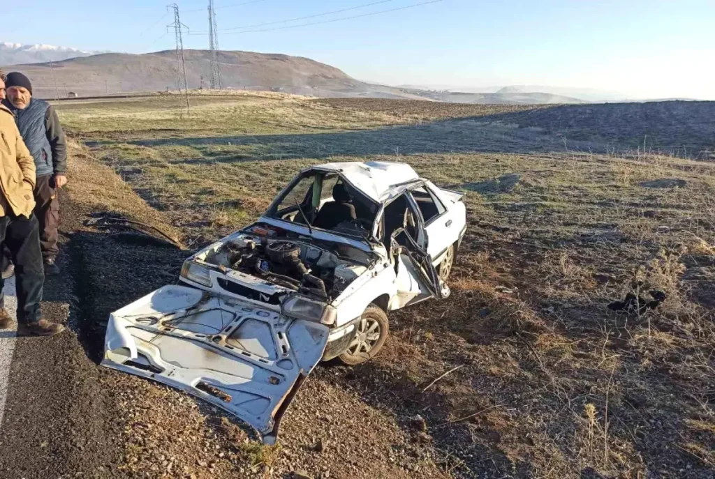Muş’ta Kontrolden Çıkan Otomobil Takla Attı: 4 Yaralı