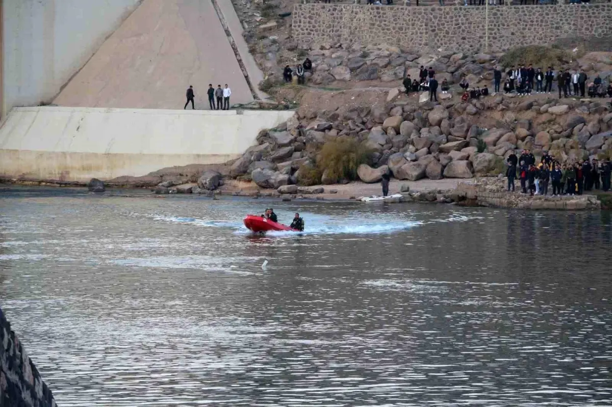 Nehre düşen terliğini almak isterken akıntıya kapılan çocuğun cansız bedeni bulundu