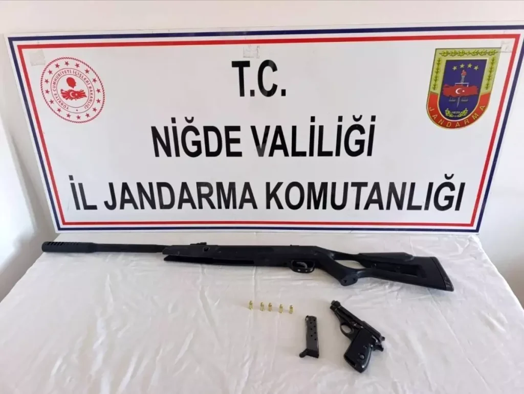 Niğde’de Yasadışı Silah Operasyonu: 3 Şüpheli Gözaltında