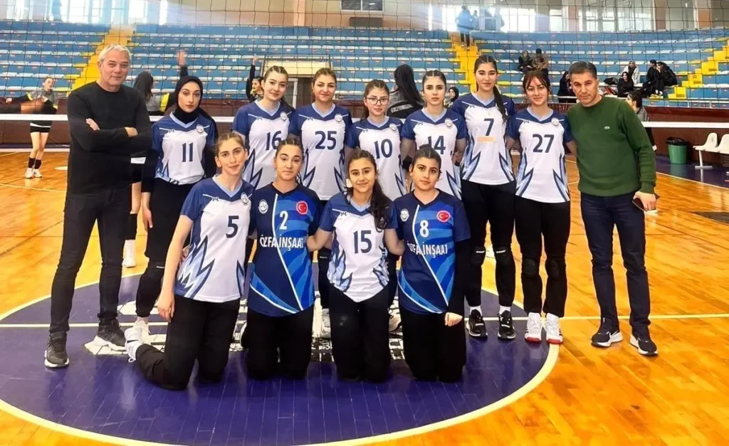 Oltu Anadolu Lisesi Voleybolda Finalde