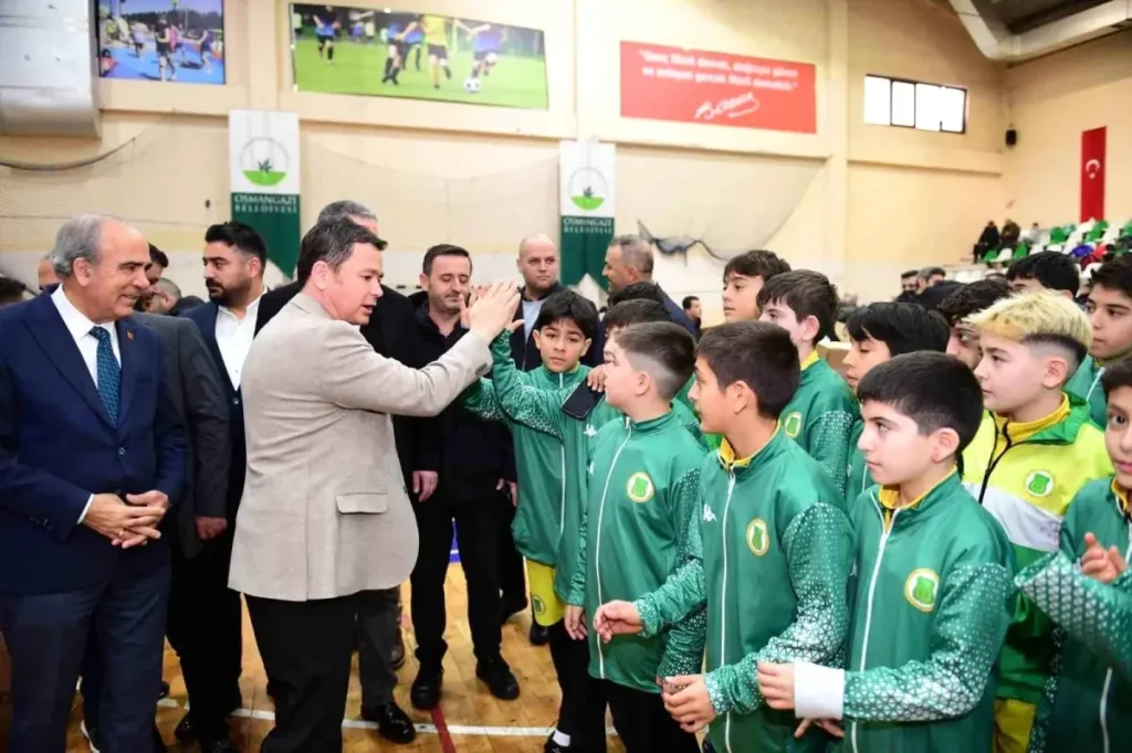 Osmangazi Belediyesi’nden Amatör Spor Kulüplerine 2 Milyon TL Değerinde Malzeme Desteği