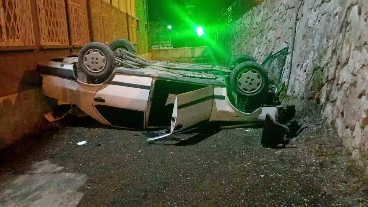 Çorum’da Otomobil Okul Bahçesine Düştü