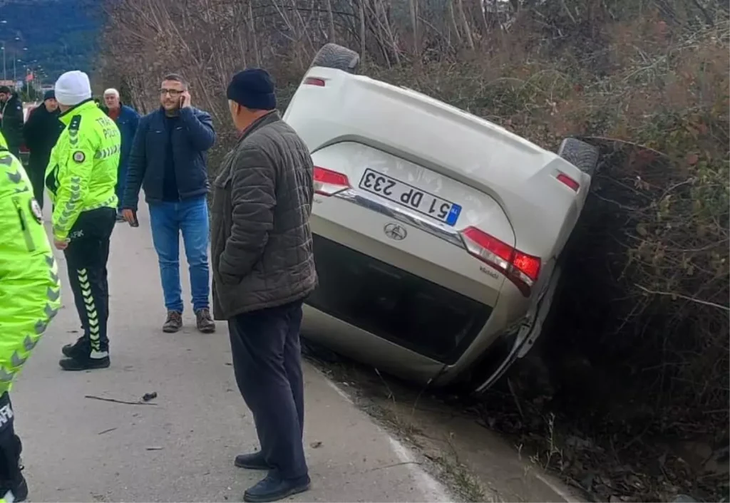 Amasya’da Otomobil Takla Attı
