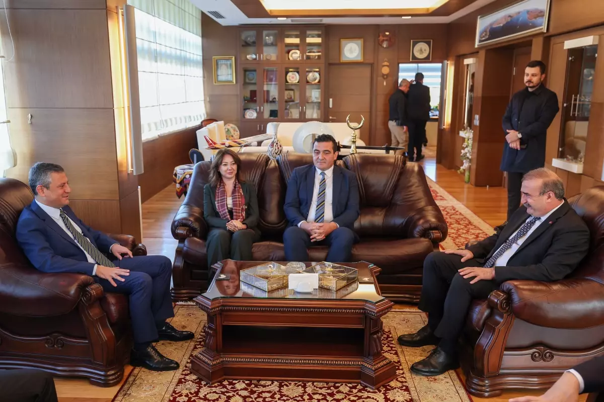 Özgür Özel Uyuşmazlık Mahkemesi’ni Ziyaret Etti