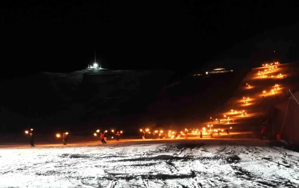 Palandöken’de Görkemli Şovlarla 2025-2026 Kış Sezonu Resmen Açıldı!