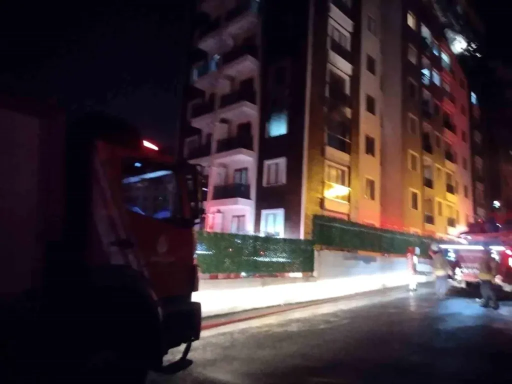 Pendik’te Gece Yangın Paniği