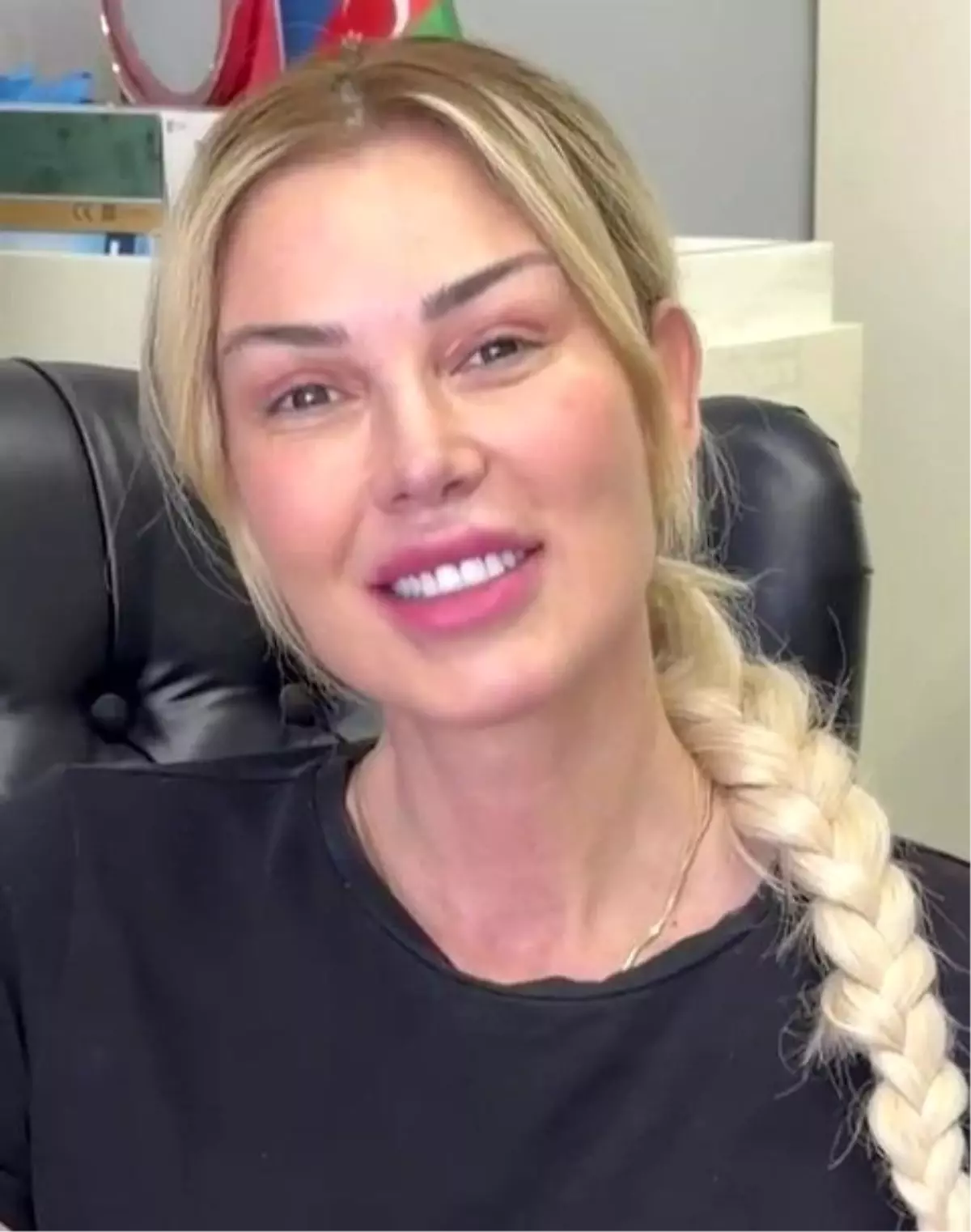 Petek Dinççöz’ün Makyajsız Hali Gündemi Sarsıyor