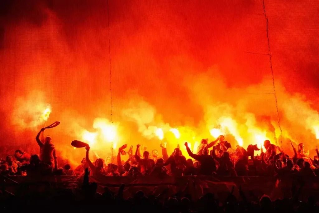 Premier Lig ekibi Galatasaray’ın yıldızını gözüne kestirdi