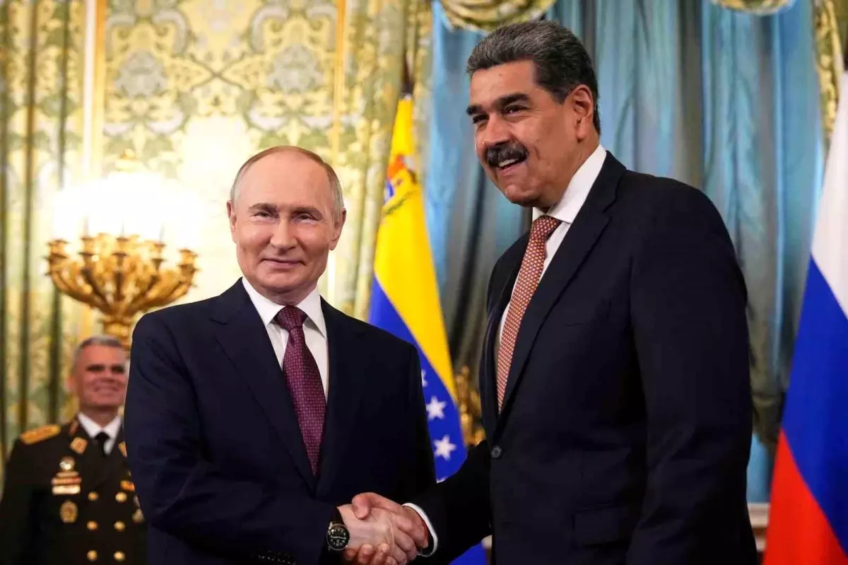 Putin’den Maduro’ya Destek Telefonu