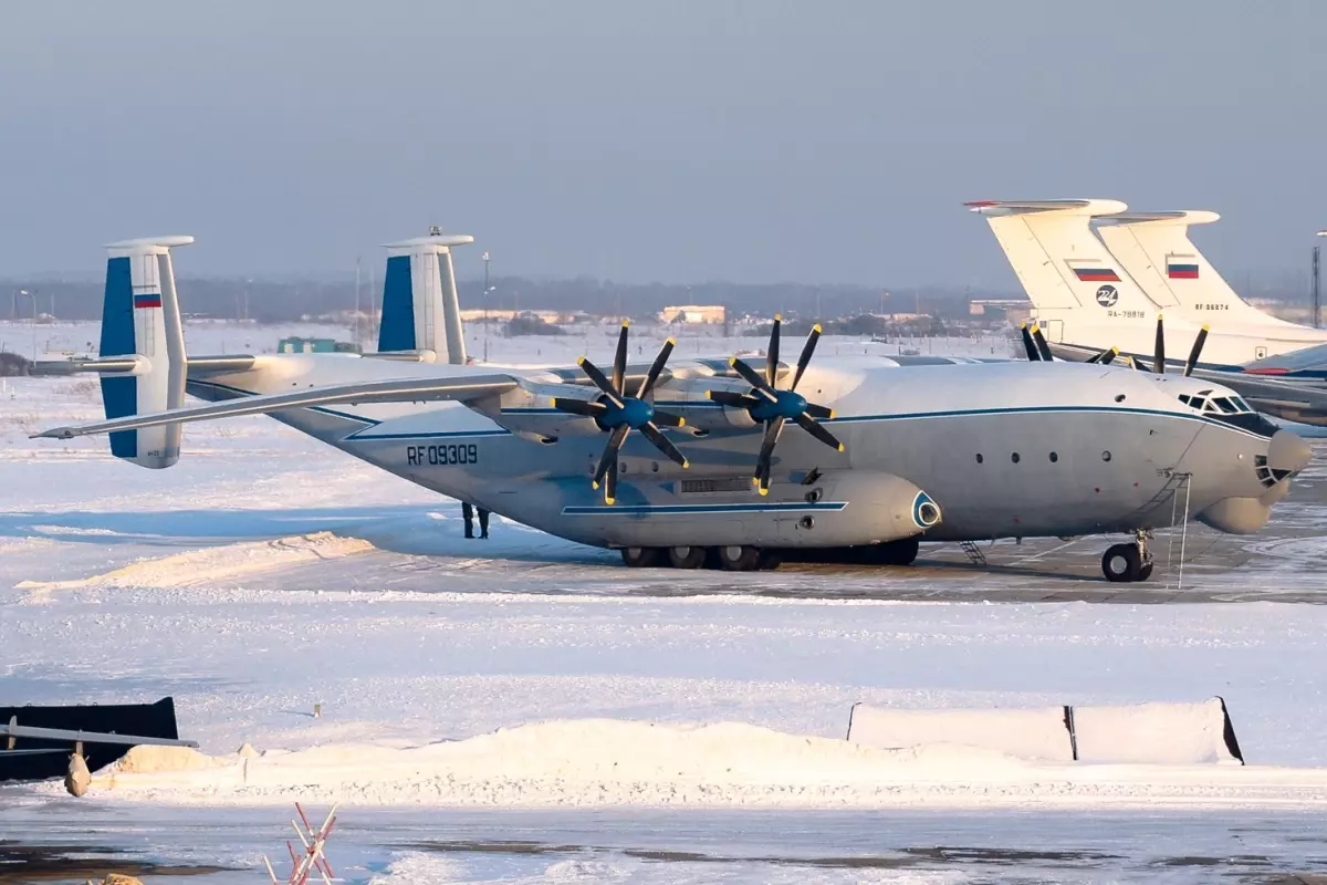 İvanovo’da Rus Ordusuna Ait An‑22 Nakliye Uçağı Ani Düşüş Yaptı