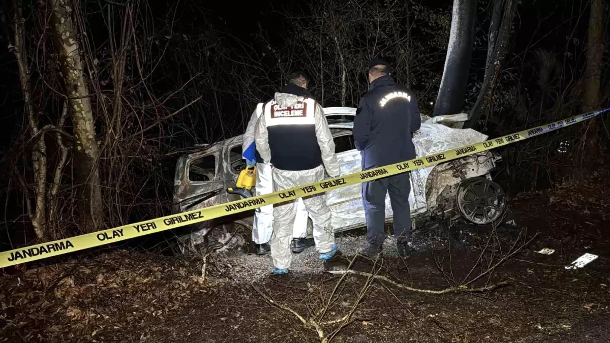 Genç sürücü araçta yanarak hayatını kaybetti