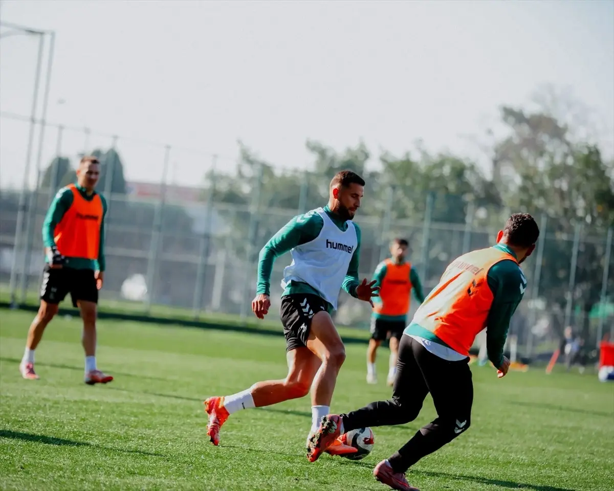 Sakaryaspor, Erokspor Maçına Hazırlıklarını Hızlandırdı