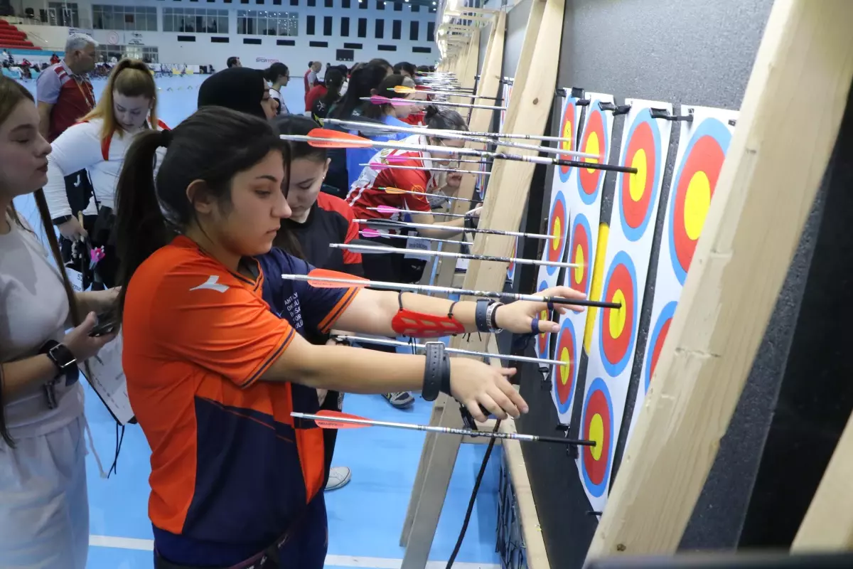Samsun’da 2025 Salon Okçuluk Türkiye Şampiyonası Rüzgar Gibi Devam Ediyor