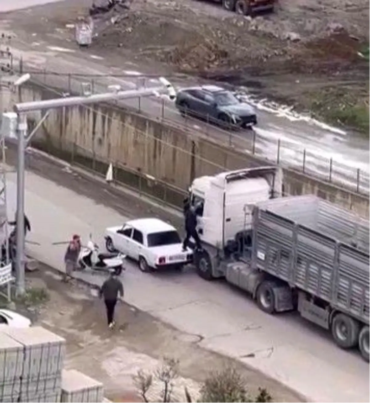 Samsun’da Atakum’da Tır Şoförüne Sopalı Saldırı: Görüntüler Halkı Harekete Geçirdi