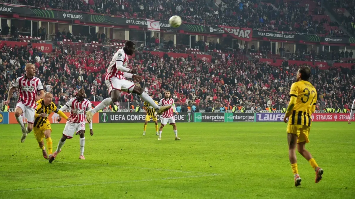 Samsunspor, AEK’ya 2-1 Kaybetti