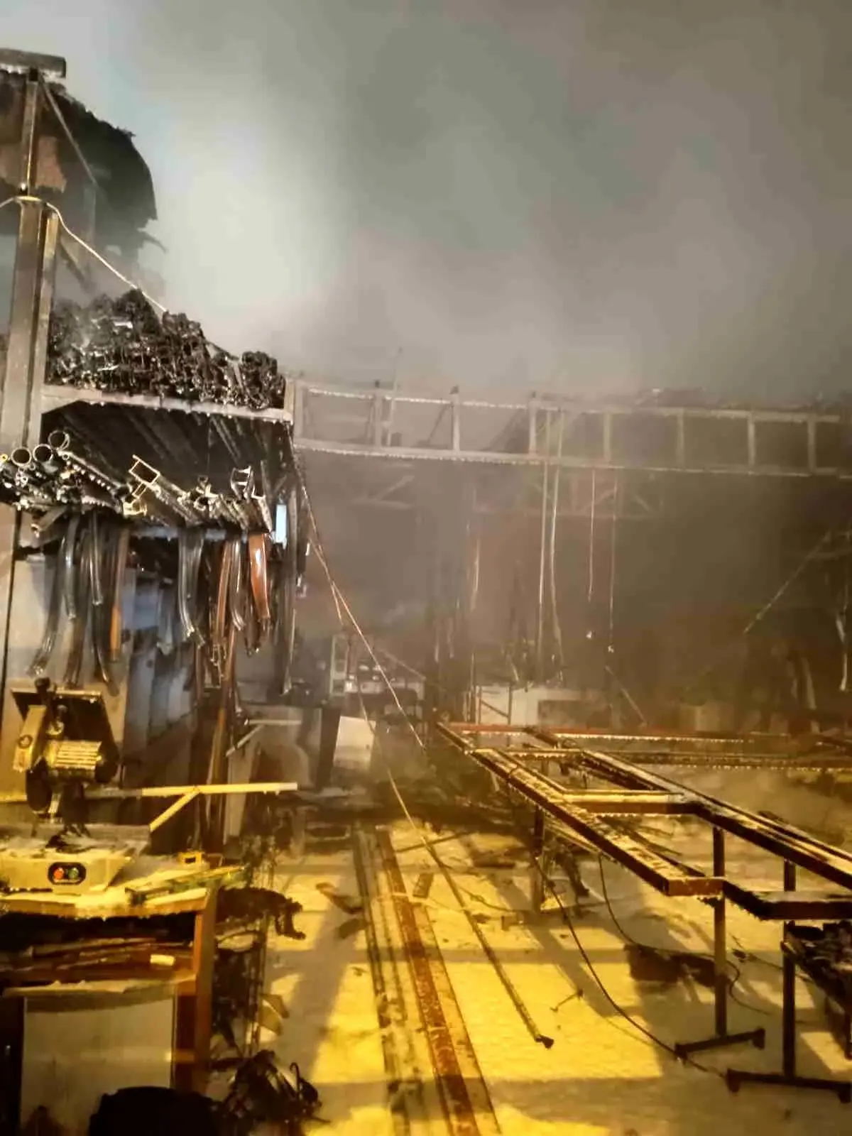 Gönen’de Yangın: İşletme Kullanılamaz Hale Geldi