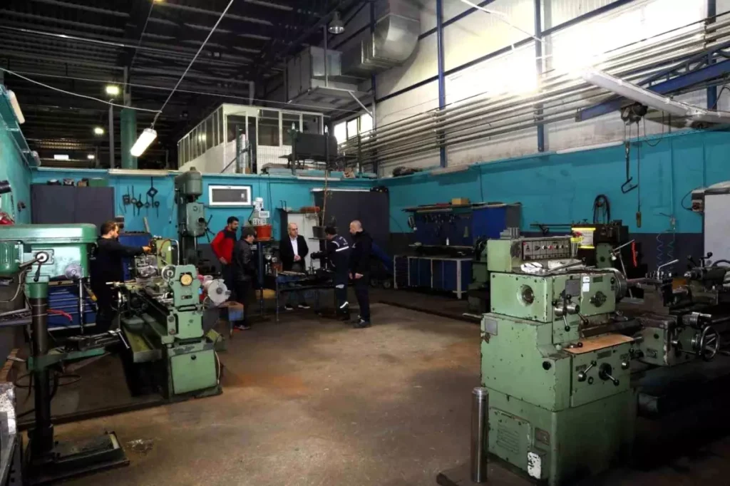 Sanayi Tesisi Gibi Çalışan Belediye Atölyesi Kocaeli’de Büyük Tasarrufa Yol Açıyor