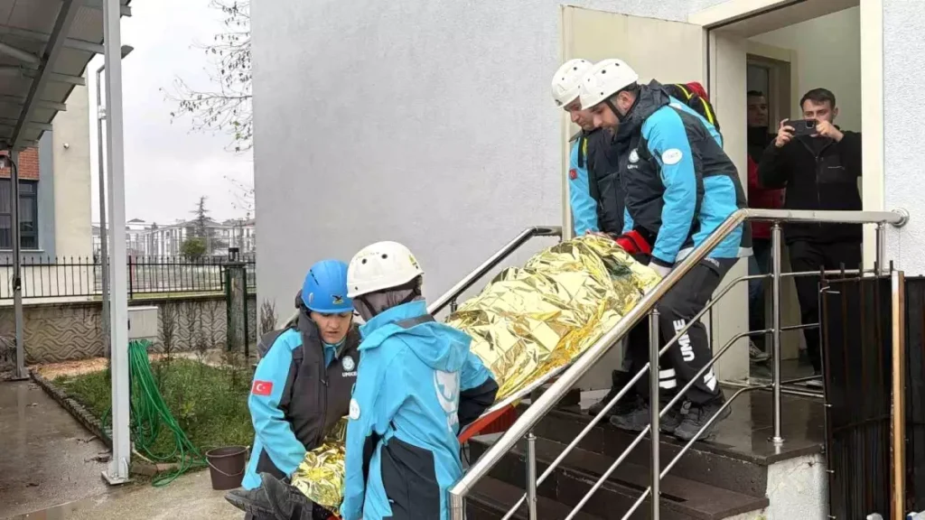 Saniyelerle yarışıp, 15 dakikalık yolu 5 dakikada gittiler