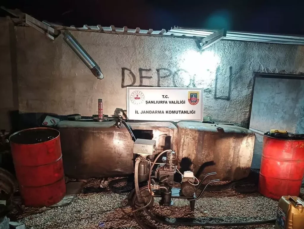Akçakale’de Jandarma Operasyonu: 1270 Litre Kaçak Akaryakıt ve Pompa Ele Geçirildi