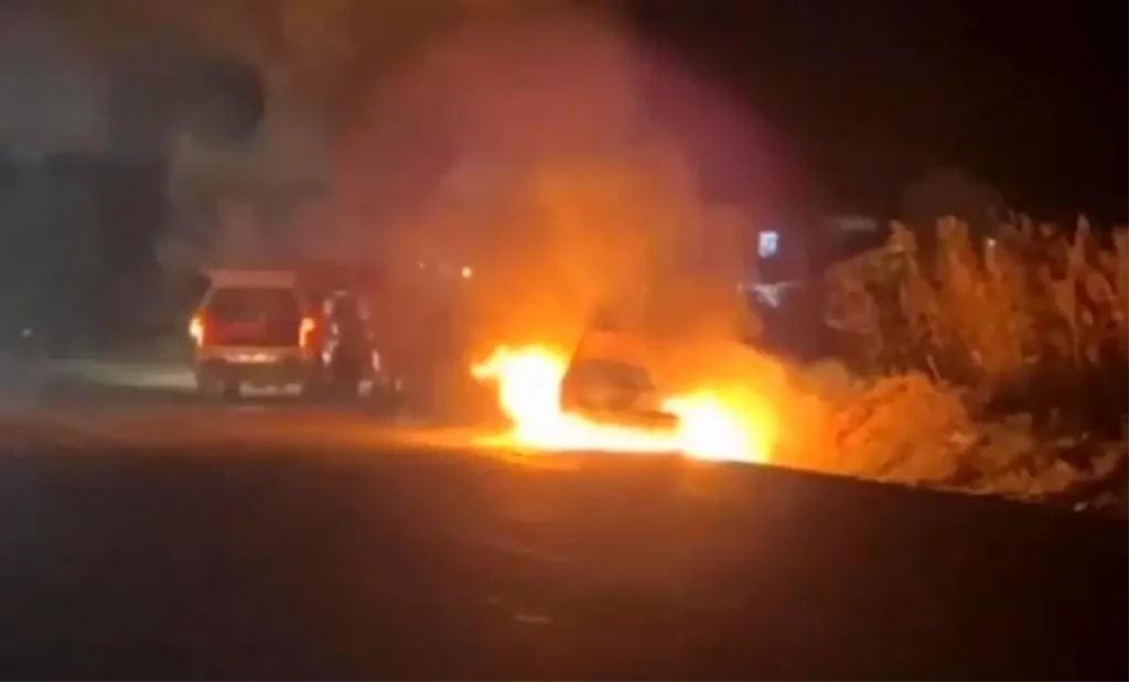 Harran’da Psikolojik Sorunlu Kişi Aracını Ateşe Verdi