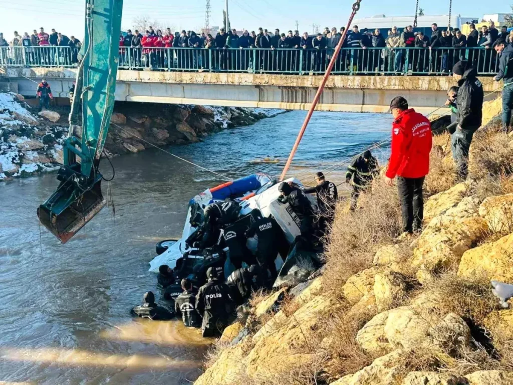 Şanlıurfa Harran’da Devrilen Otomobilde 3 Çocuğun Cesedi Bulundu