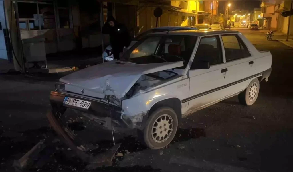 Şanlıurfa Ceylanpınar’da İki Otomobil Çarpıştı, Yaralanan Yok