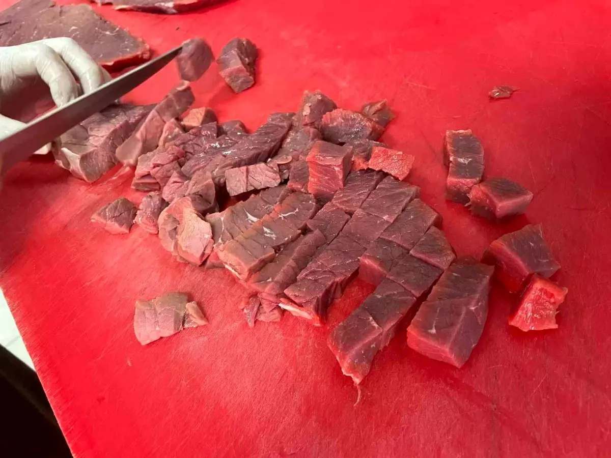 Şap Hastalığı Et Piyasasını Sarsıyor: Dana Fiyatları Rekor Seviyelerde!