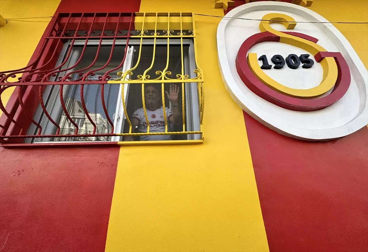 Galatasaray Sevgisi Evin Duvarında