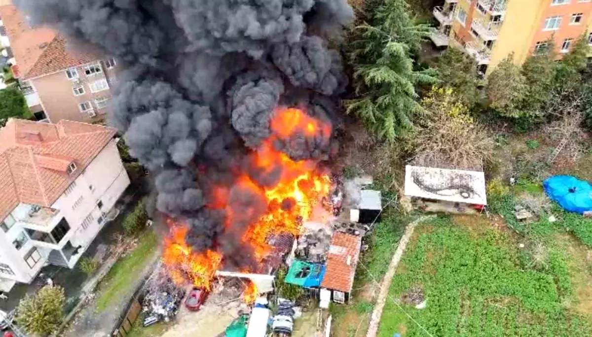 Sarıyer’de Oto Tamirhanesinde Çıkan Yangın Panik Yarattı
