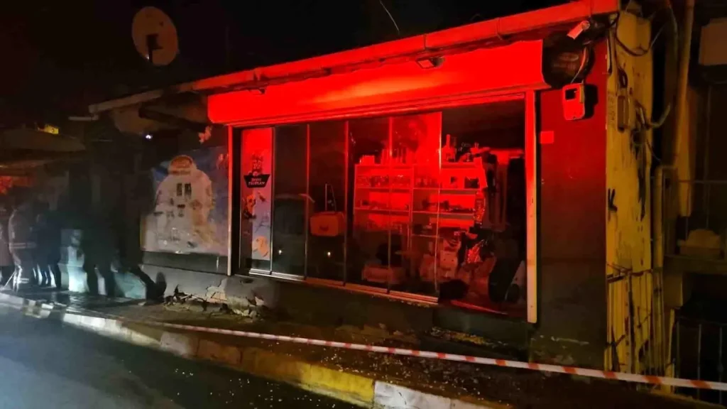 Sarıyer’de Üst Katı Kayan Bina Gecekondunun Üstüne Yaslandı: Facianın Eşiğinden Dönüldü