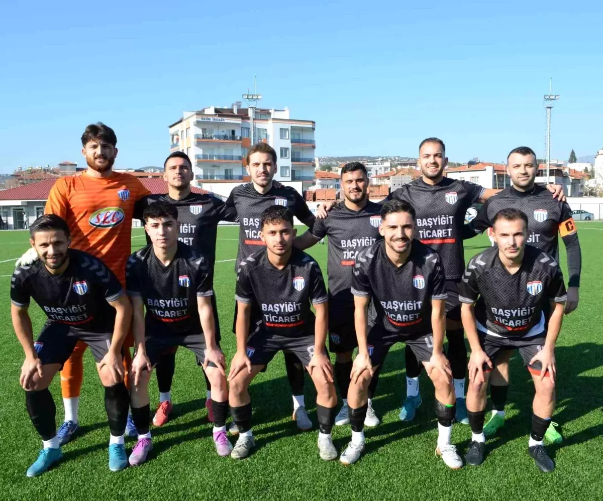 Selendi Belediyespor üçte üç yaptı
